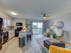 Adorable spacious condo in Gulf Shores